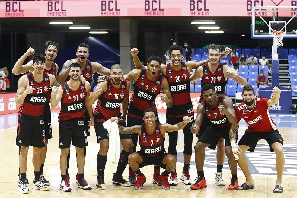 Em jogo emocionante, FlaBasquete vence o São Paulo fora de casa e assume a  Liderança do NBB