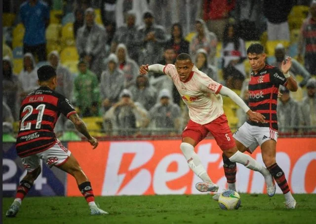 Flamengo x Red Bull Bragantino, em jogo pelo Campeonato Brasileiro, no Maracanã