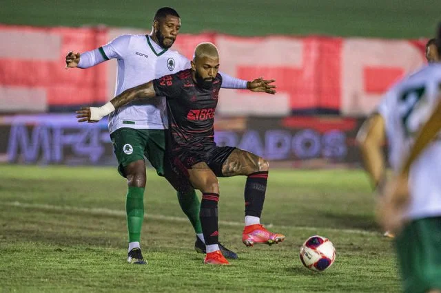 Gabigol em ação pelo Flamengo durante o jogo contra o Boavista no Campeonato Carioca de 2021