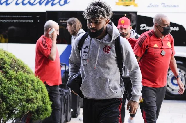 Gabigol em viagem do Flamengo para enfrentar o Corinthians pela Libertadores