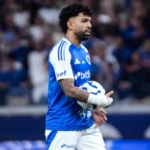 Zagueiro é contratado, publicação de Gabigol e atualização sobre acidente com torcedores: as últimas...