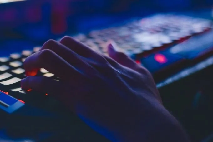 Escolhas Digitais na Era Moderna: Confiança, Design e Usabilidade