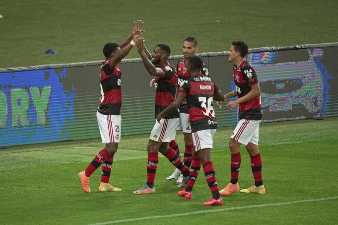 Dínamo de Kiev oferece 30 milhões de reais ao Flamengo por Lincoln
