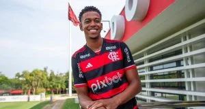 Carlinhos, atacante do Flamengo