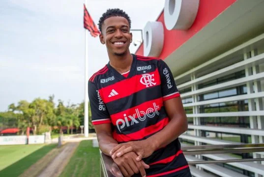 Carlinhos, atacante do Flamengo