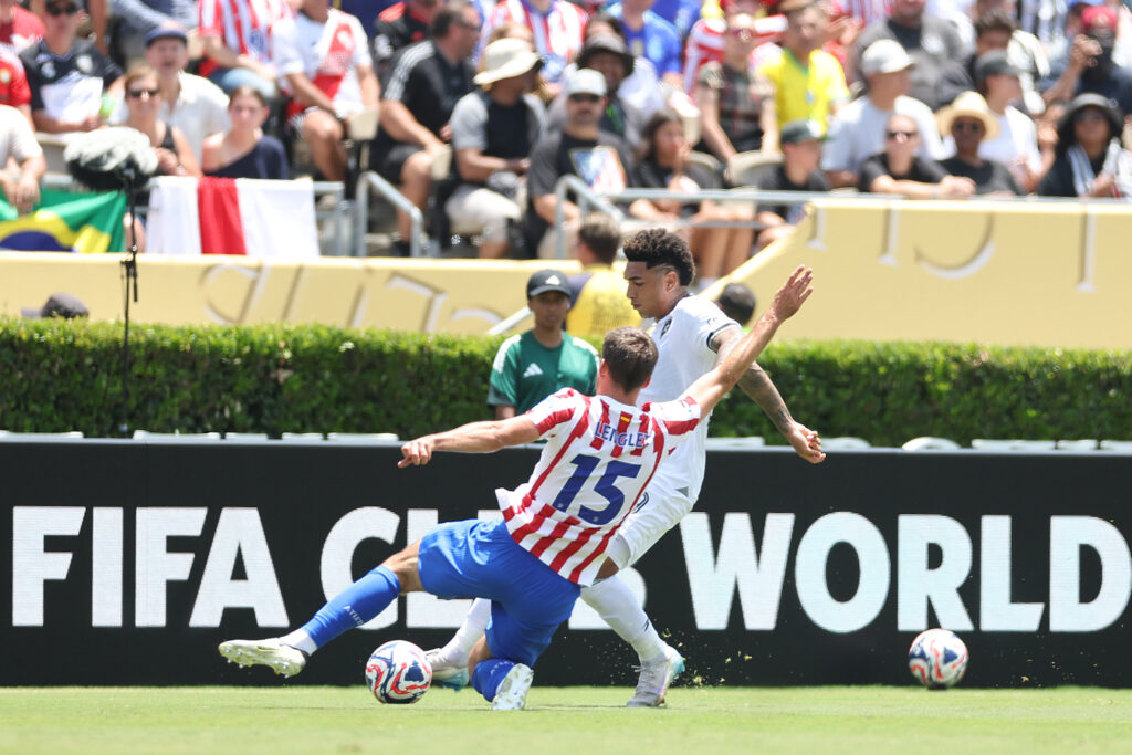 Igor Jeus contra o Atlético de Madrid (Foto: Vitor Silva/ Botafogo)