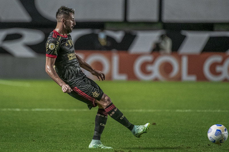 Como Mauricio Isla pode ajudar o time do Flamengo 