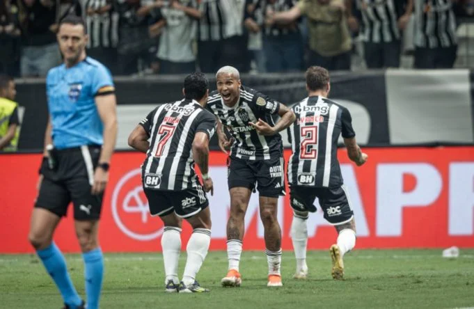 Lesão de Paulinho, declaração de Fábio Santos e exigência de Luís Castro:as últimas notícias do Atlético-MG
