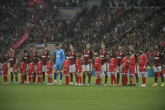 Jogadores do Flamengo antes de jogo contra o Corinthians pela Libertadores