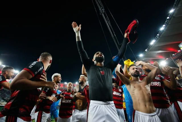Jogadores do Flamengo comemoram classificação para a final da Copa do Brasil