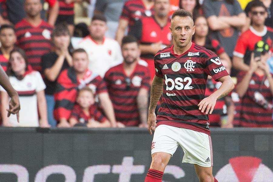 Ao contrário de Rafinha, Isla recusou o Olympiacos pelo Flamengo FlaResenha