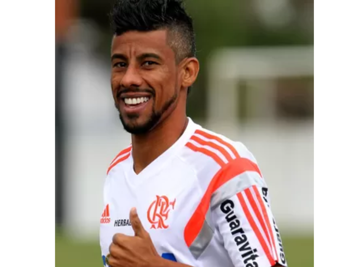 Léo Moura de moicano quando jogava pelo Flamengo