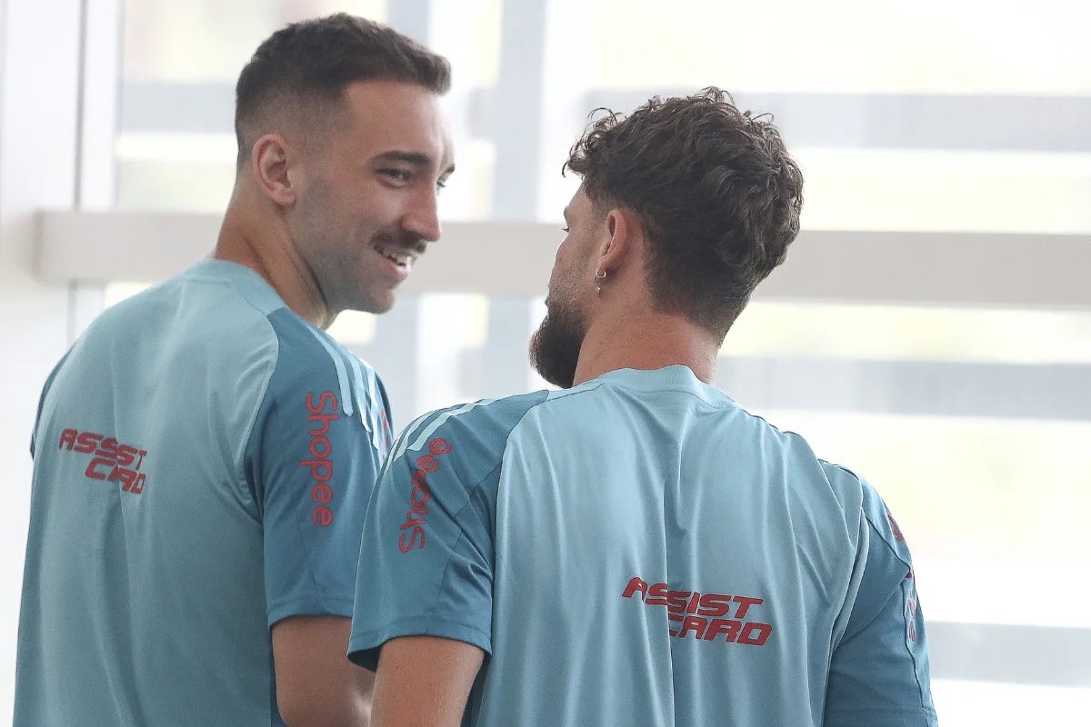 Léo Ortiz e Léo Pereira em treinamento no Ninho do Urubu - Foto: Gilvan de Souza/CRF