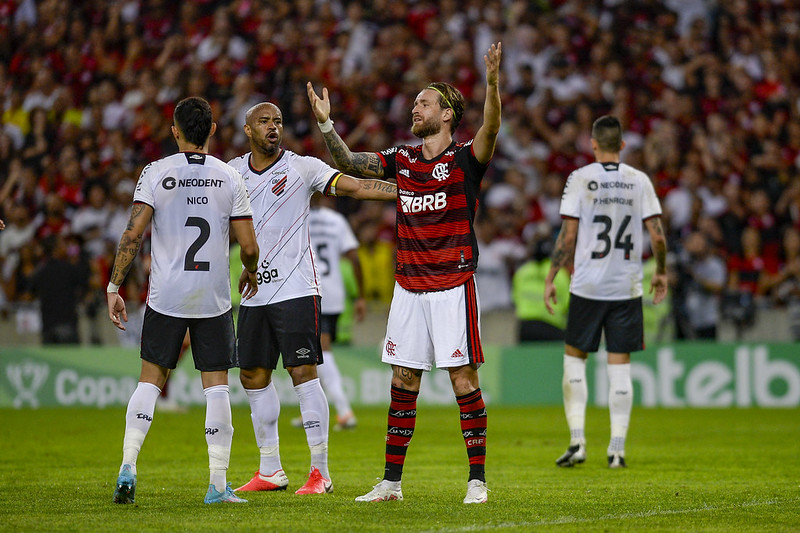 Gabigol joga hoje? Os desfalques do Flamengo contra o Athletico-PR