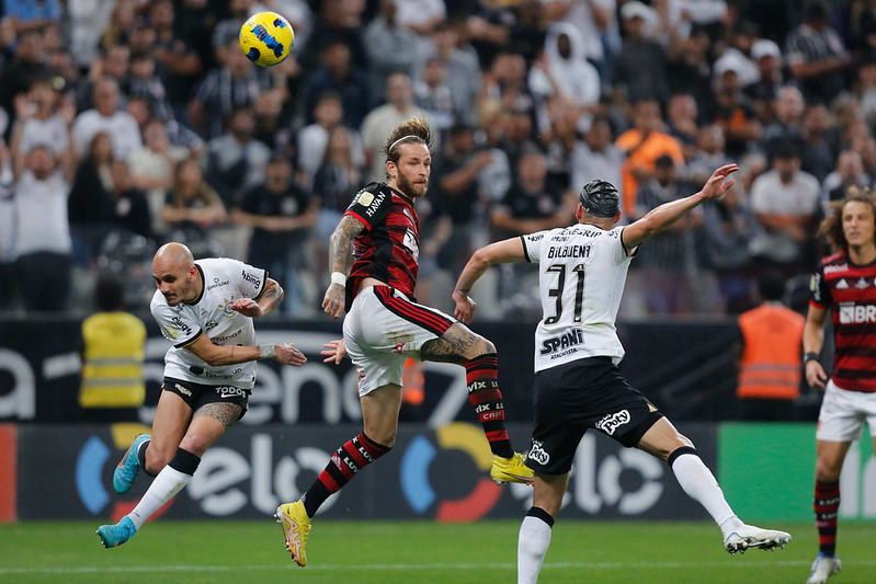 Vídeo: gol de Reinier garante classificação e cria do Flamengo torna-se  herói na Europa