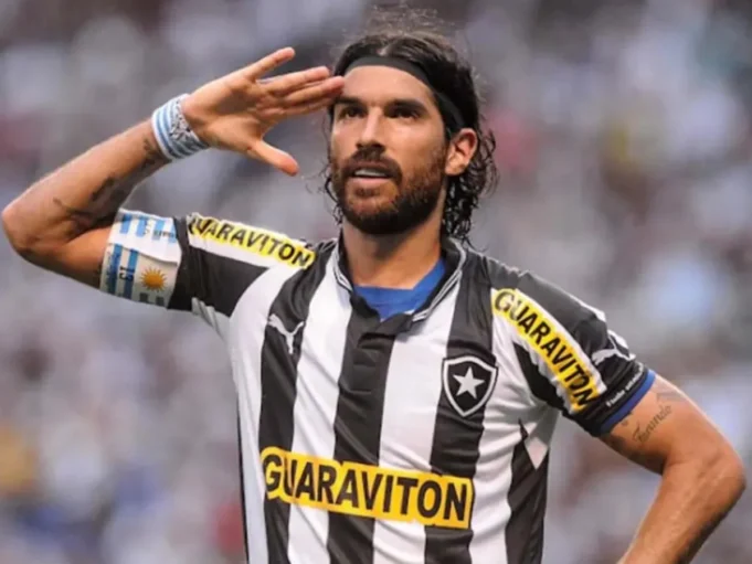 A declaração de Loco Abreu sobre história no Botafogo (Foto: Divulgação)
