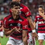Lucas Paquetá, alvo do Flamengo, é colocado à venda