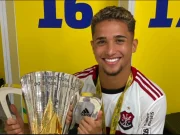 Lateral-direito do Flamengo rompe ligamento do joelho direito e terá que passar por cirurgia