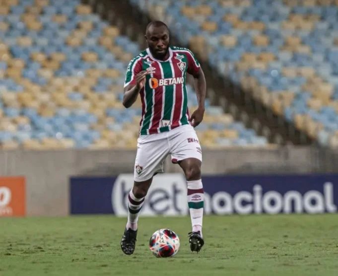 Manoel recebe sondagens e pode deixar o Fluminense