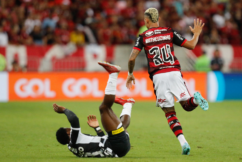 Pênalti para Flamengo contra Santos não foi revisado pelo VAR