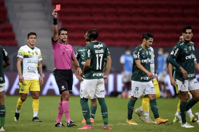 Palmeiras é vice novamente, e torcida do Flamengo não perdoa