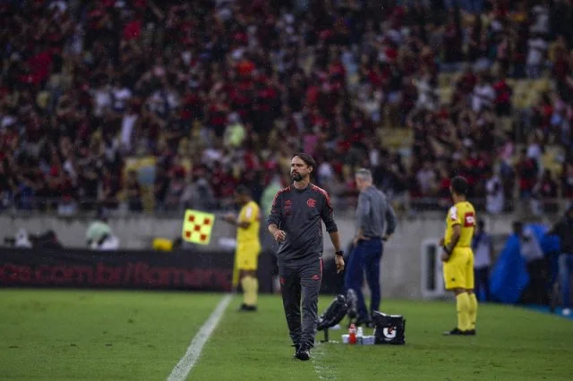 Maurício Souza comanda Flamengo em partida contra o Ceará pelo Campeonato Brasileiro 2021