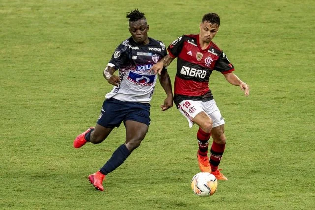 Michael em ação pelo Flamengo na Copa Libertadores de 2020 contra o Baranquilla