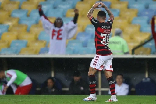 Michael reestreia pelo Flamengo em jogo contra o Bragantino, pelo Brasileirão, no Maracanã