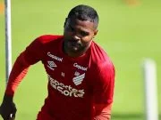 Confusão em São Januário: Nikão, do Athletico-PR, se pronuncia