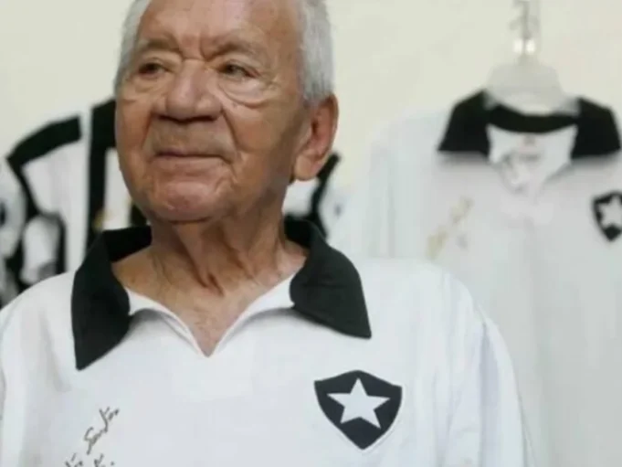 Botafogo presta homenagem a Nilton Santos, ídolo do clube
