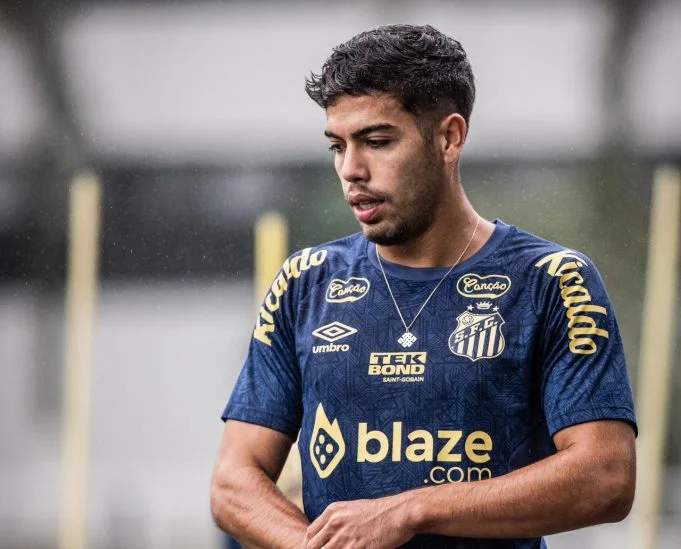 Fluminense encaminha chegada de meia do Santos