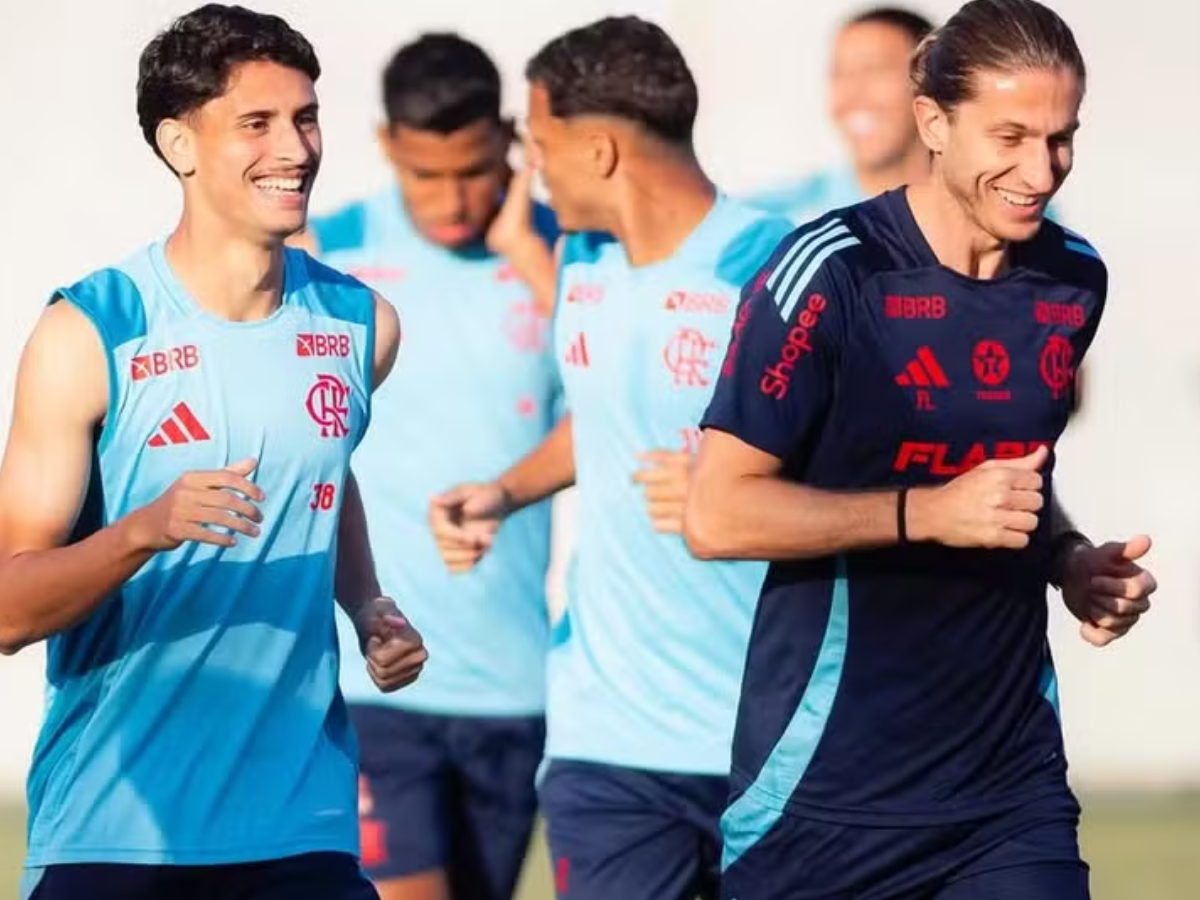 Pedro Leão treinando com Filipe Luís