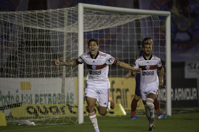 Maior jornal da Argentina exalta Pedro, do Flamengo