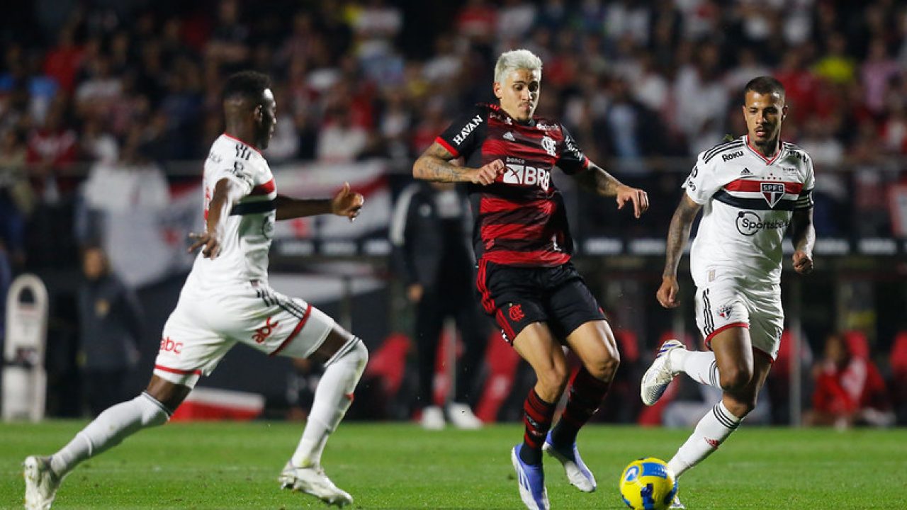 São Paulo x Flamengo: duelo é de montanha-russa contra regularidade