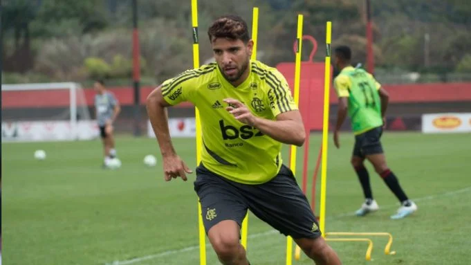 Rogério Ceni pede a renovação de Pepê no Flamengo