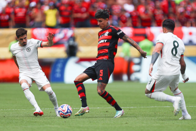 Pulgar contra o Chelsea no Mundial (Foto: Gilvan de Souza/Flamengo)