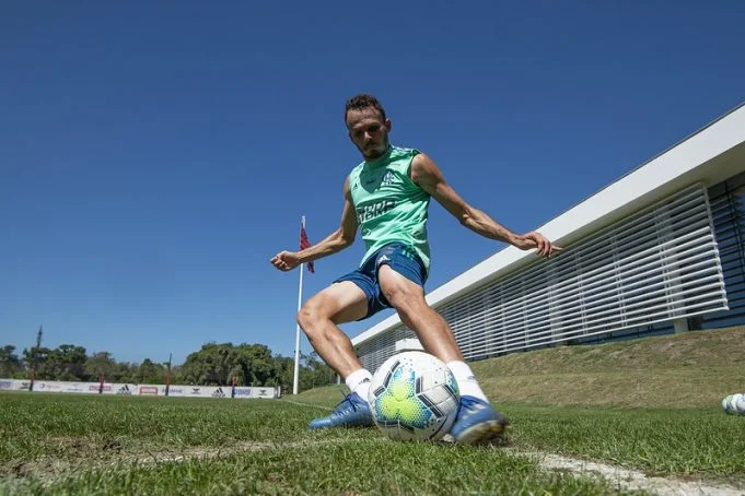 Renê fala sobre trabalho de Domènec, rotação do elenco e disputa com Filipe Luís