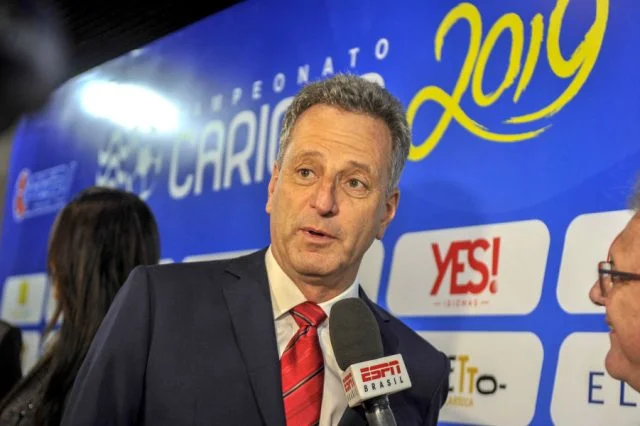 Rodolfo Landim, presidente do Flamengo, durante a premiação do Campeonato Carioca