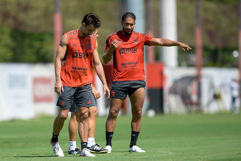 Apenas 2 jogadores atuaram em todos os jogos do Flamengo na 'Era Sampaoli