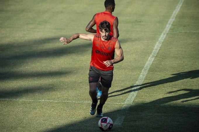 Flamengo pode ter 4 desfalques para final da Supercopa