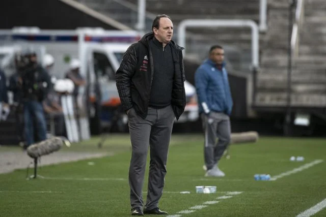 Rogério Ceni durante o clássico entre Flamengo e Fluminense no estádio do Corinthians