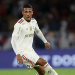 Vídeo: atitude de Samuel Lino antes de entrar em campo pelo Flamengo chama atenção