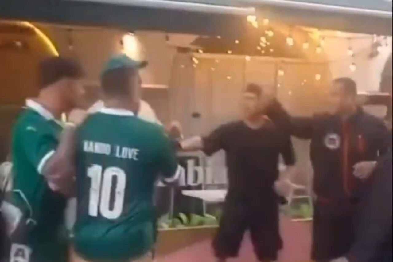 Torcedores de Flamengo e Palmeiras entram em confronto em Lima