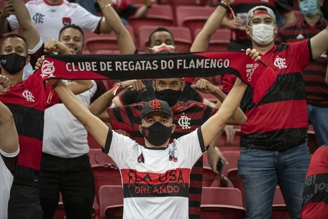 Torcedores em jogo do Flamengo contra o Olimpia pelas quartas de final da Copa Libertadores 2021