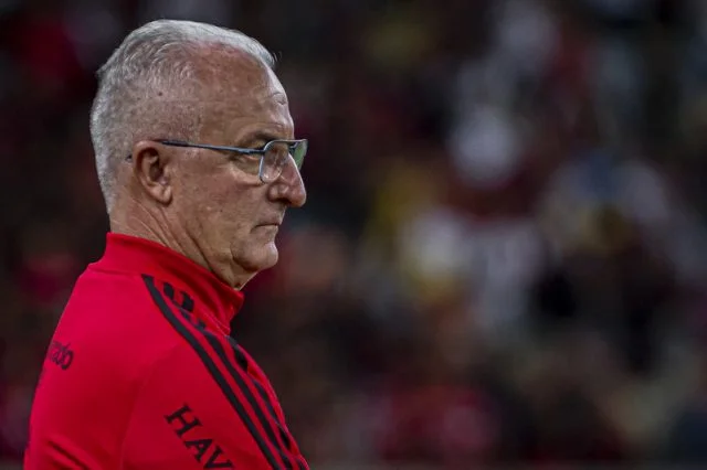 Treinador Dorival Junior durante o jogo entre Flamengo x Cuiabá pelo Campeonato Brasileiro de 2022
