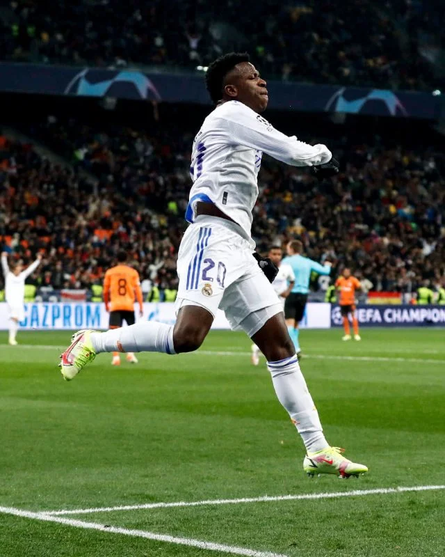 Vinícius Junior comemora gol marcado pelo Real Madrid contra o Shakhtar Donetsk na Champions League 2021
