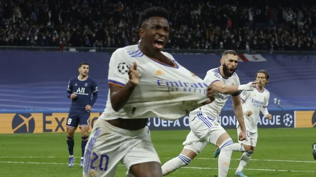 Vinicius Junior comemora vitória do Real Madrid sobre o PSG pelas oitavas de final da Champions League