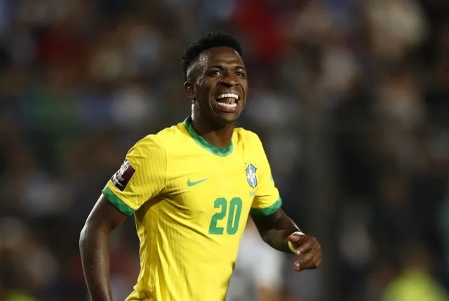 Vinícius Júnior é titular pelo Brasil no jogo contra a Argentina pelas Eliminatórias da Copa do Mundo