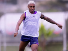 Vitinho pelo Corinthians