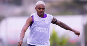 Vitinho pelo Corinthians